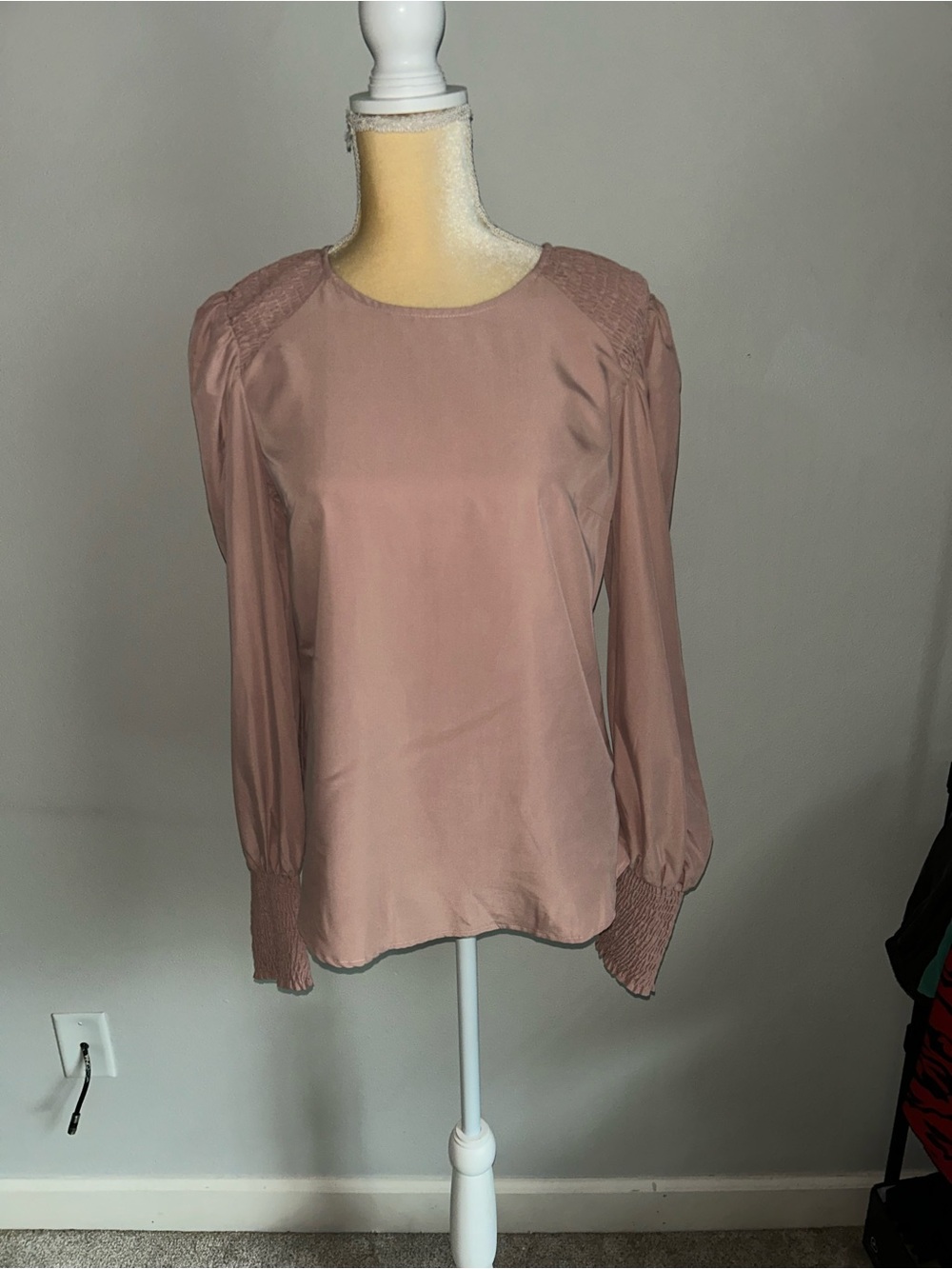 MEW RO&DE Women's Blush Pink Long-Sleeve Smocked Cuff Blouse Sz S
